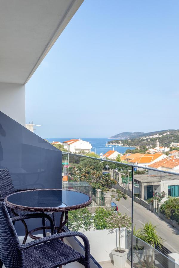 Apartments Dobrila Hvar Town Exterior photo